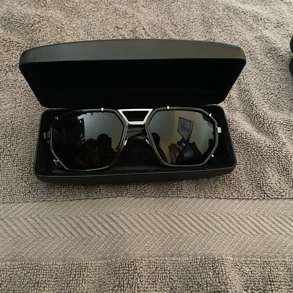 Versace sung glasses